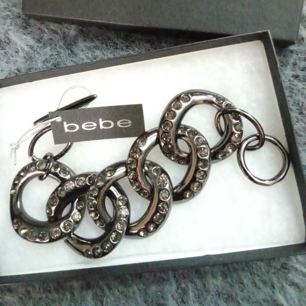 BEBE CHUNKY & OVERSIZED BRACELET | size: 7.5"×1.5"